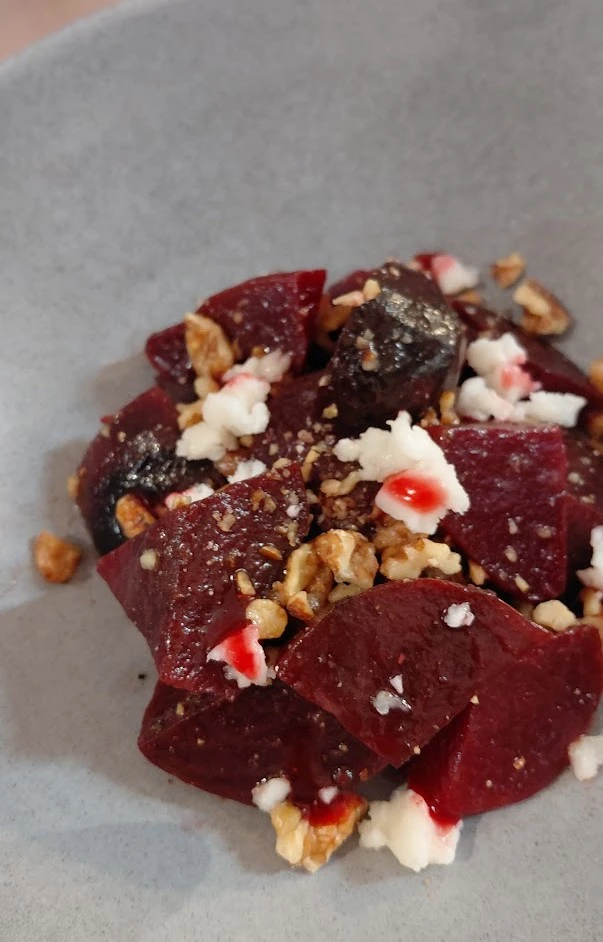 Beetroot and goat cheese salad